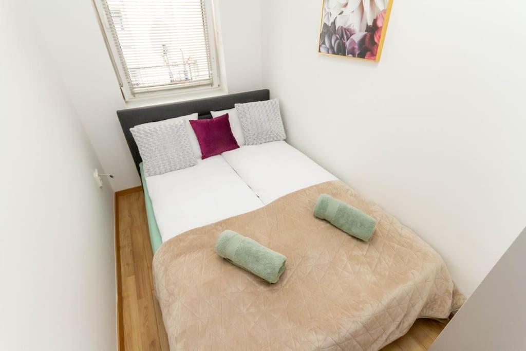Apartament Family Lux Lounge In Voeroesmarty Street By Nw Budapeszt Zewnętrze zdjęcie