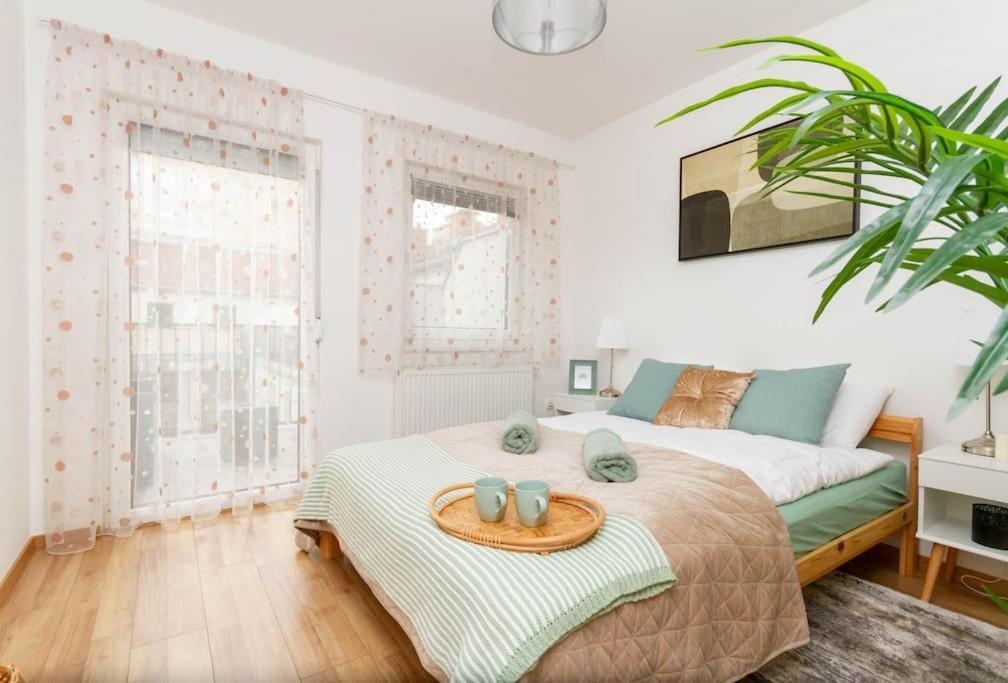 Apartament Family Lux Lounge In Voeroesmarty Street By Nw Budapeszt Zewnętrze zdjęcie